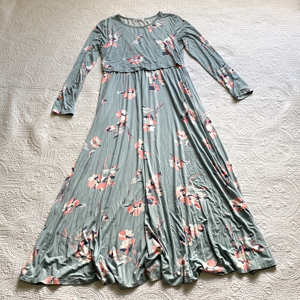 Small Show nursing maxi dress size M